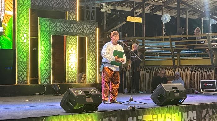 Di Tengah Festival Adat, Warga Desa Kedang Ipil Kukar Suarakan Ancaman Konsesi Hutan