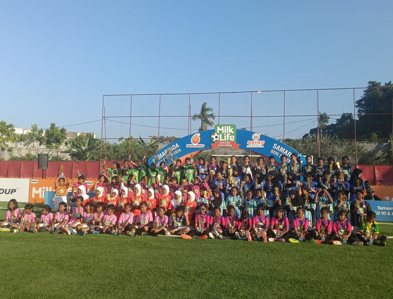 SDN 008 Palaran dan SDN 002 Samarinda Kampiun Sepakbola Putri Junior Milklife Soccer Challenge