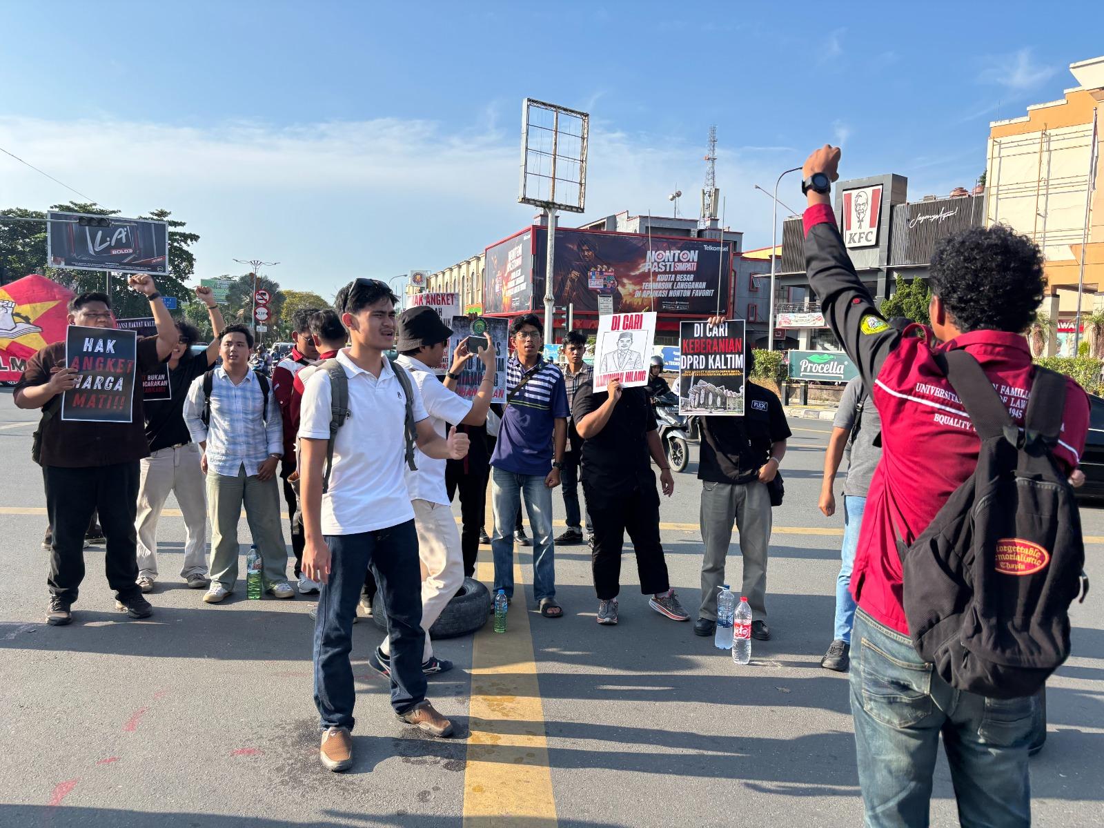 BREAKING NEWS: Aliansi Rakyat Kaltim Kepung Tiga Titik Simpang Jalan di Samarinda, Ini Tuntutannya