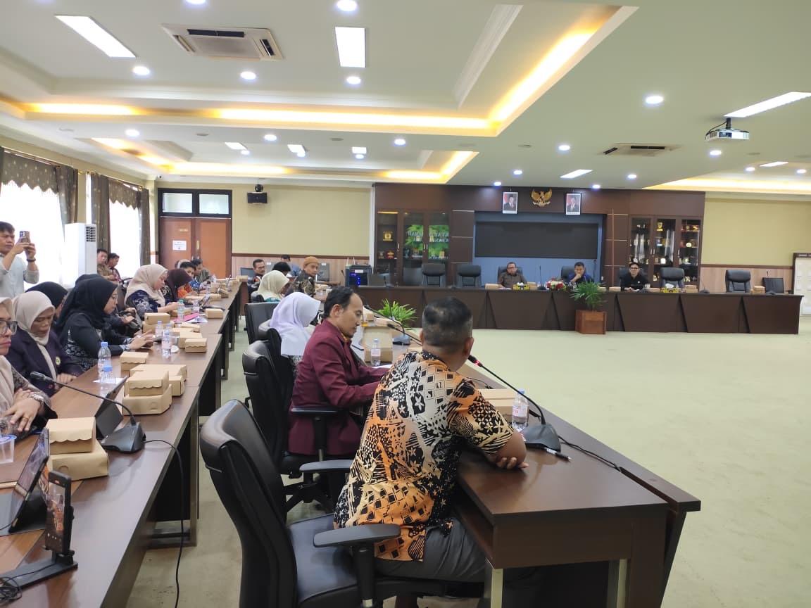 DPRD Kukar Dorong Insentif Guru Honorer Segera Cair, Layanan Kesehatan Ikut Dievaluasi