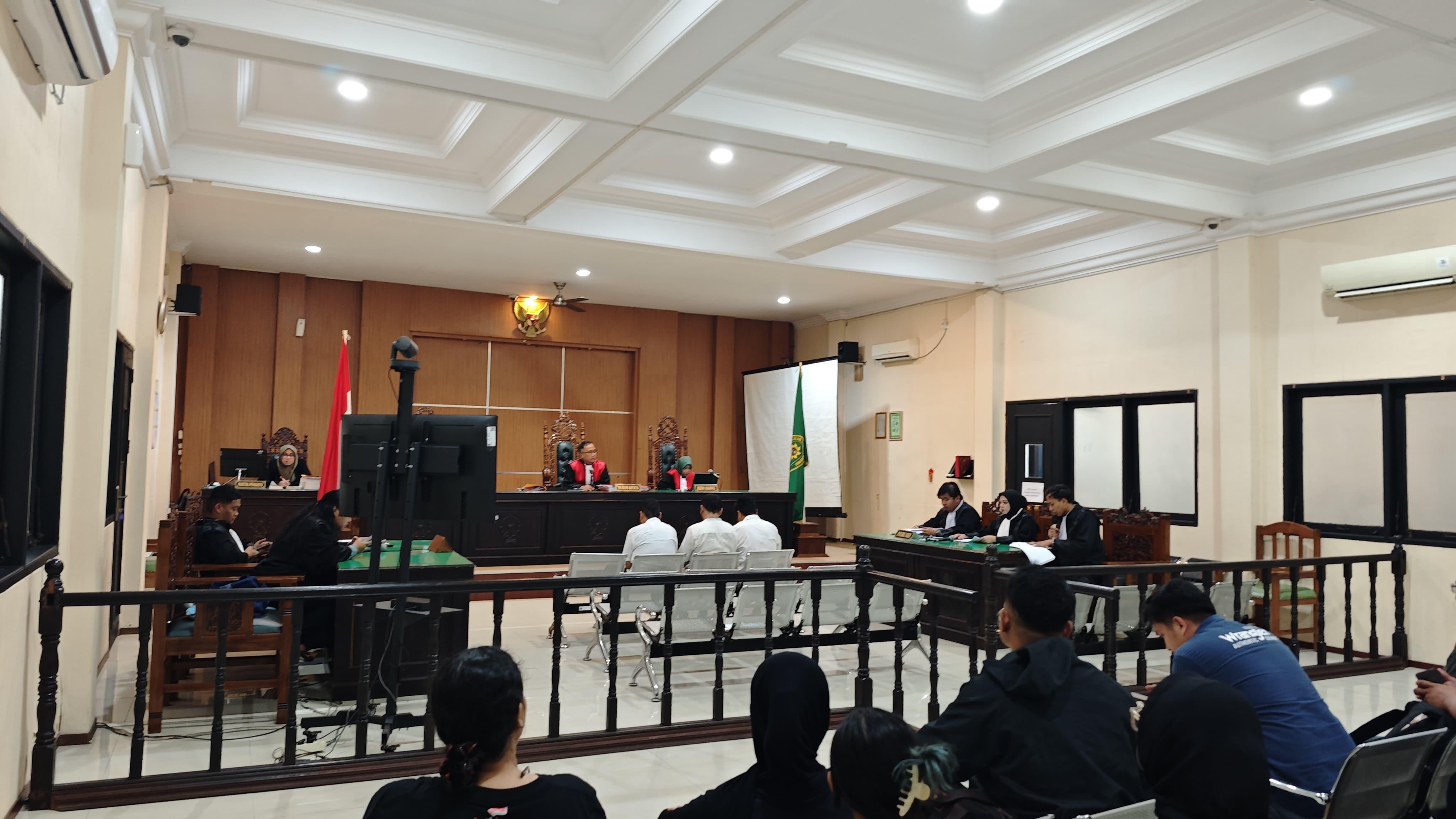  Penasihat Hukum 3 Aktor Intelektual Bom Molotov Minta Majelis Hakim Membebaskan