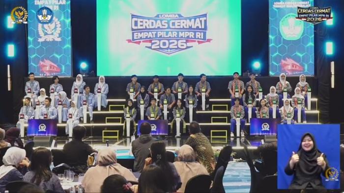 202605012_lomba-cerdas-cermat-MPR_viral_Kalbar_juri-LCC-MPR-4-pilar.jpg