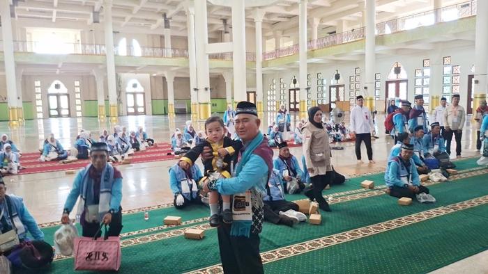 Menunggu 13 Tahun, Walikota Tarakan Khairul Bersama Sang Istri Tunaikan Ibadah Haji Tahun ini