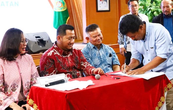 141 Warga PPU Menandatangani Perjanjian Pemanfaatan Tanah Melalui Program Reforma Agraria