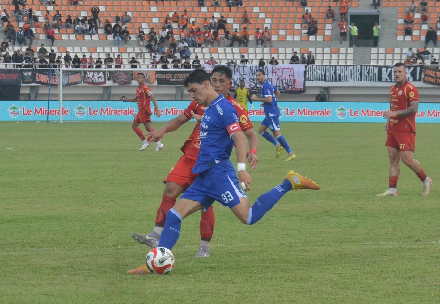 2 Dampak Positif Bagi Pedagang Saat Ada Laga Persija vs Persib di Samarinda