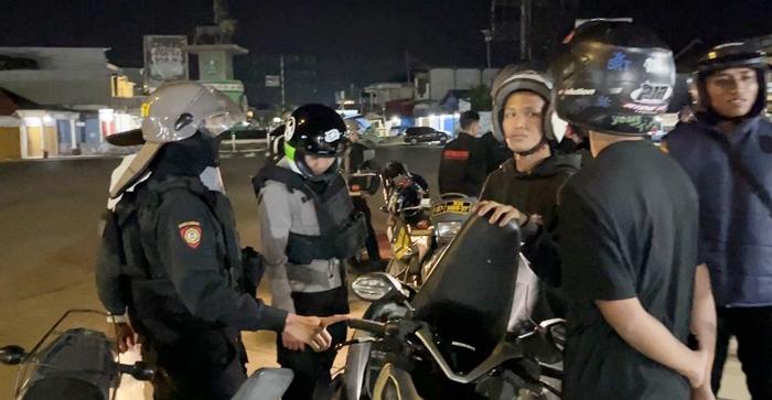 Aksi Balap Liar di Jalan Soekarno Hatta Sangatta Dibubarkan Polisi, 8 Pemuda Diamankan