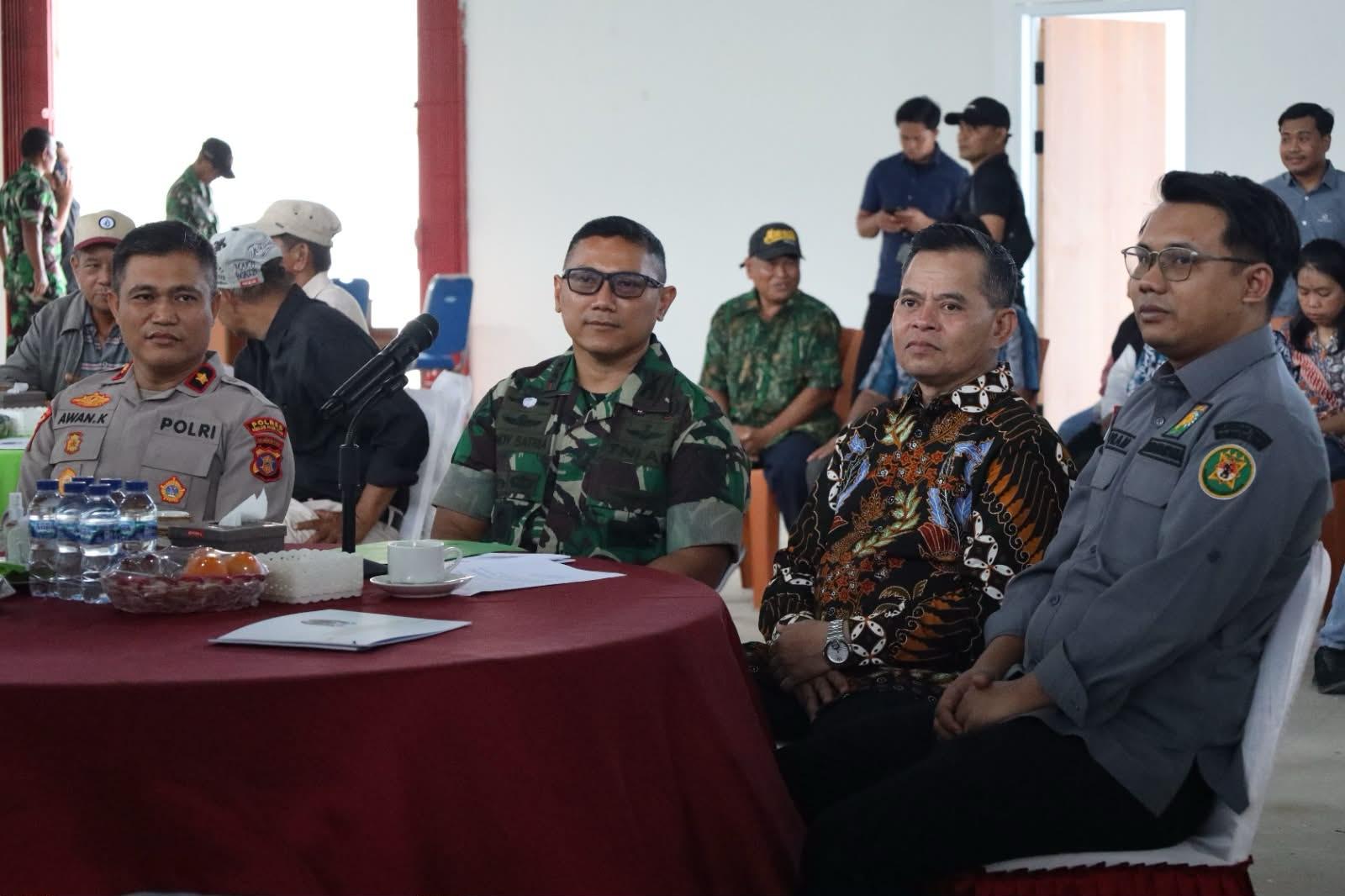 20260517_Sekda-PPU-Tohar-mengikuti-zoom-meeting-peluncuran-Koperasi-Merah-Putih.jpg