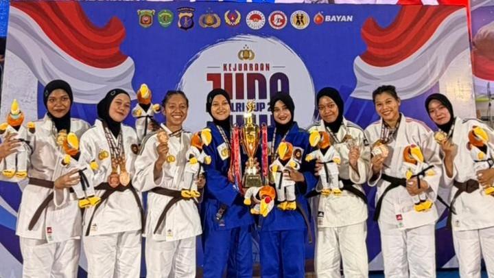 Tampil Sangar di GOR Segiri, Polwan Polda Kaltim Borong Juara Judo Piala Kapolri Cup 2026