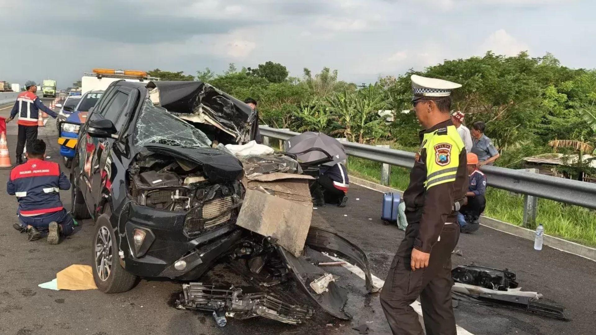 20260524_Kecelakaan-mobil-anggota-dpr-ri.jpg
