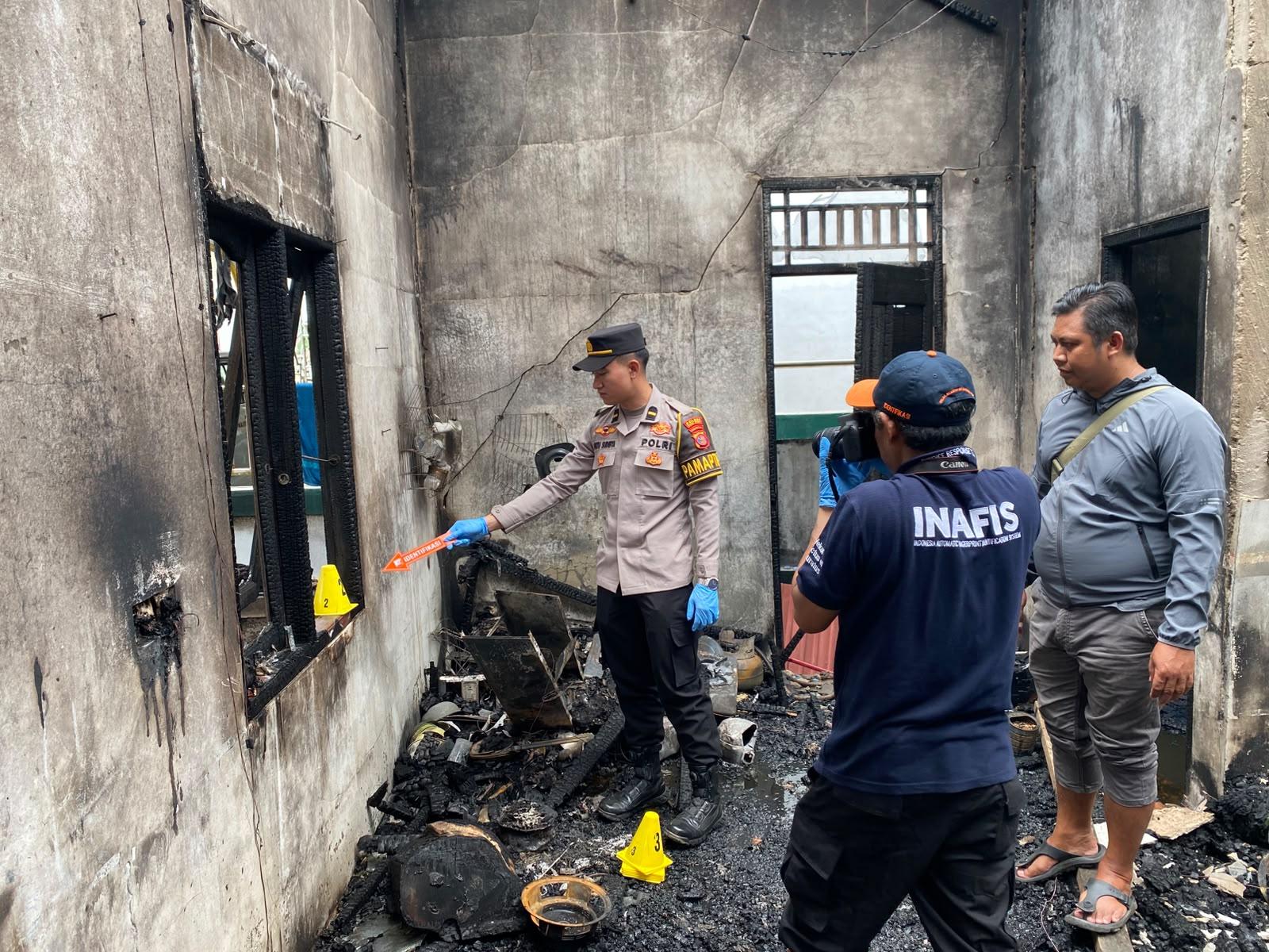 20260607_Polres-Kubar-Melakukan-Oleh-TKP-Kebakaran-Kos.jpg