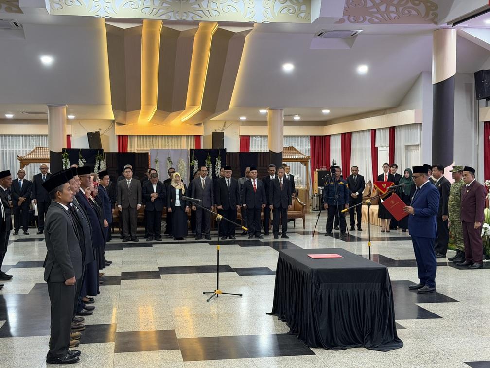 20260608_Bupati-Kutai-Kartanegara-Aulia-Rahman-Basri-Pelantikan-Pejabat-Pemkab.jpg