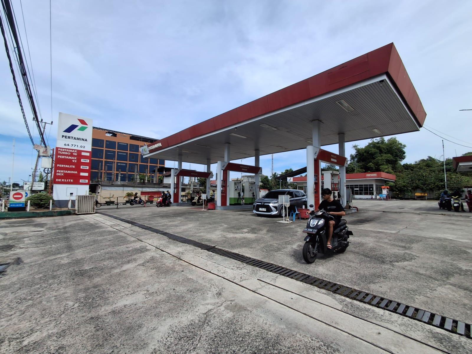 20260610_-Pantauan-hari-pertama-kenaikan-Pertamax-di-SPBU-Gunung-Lingkas-belum-terjadi-antrean.jpg
