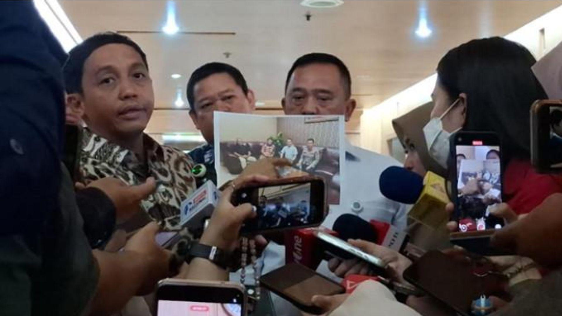 KPK Telusuri Uang 12 Ribu Dolar Singapura dalam Kasus Bupati Kuansing dan Amplop Menhut Raja Juli - Tribunkaltim.co