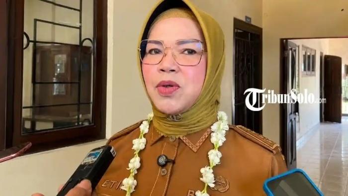 Profil Bupati Sukoharjo, Etik Suryani yang Baru Saja Terkena OTT KPK, Cek Daftar Harta Kekayaan - Tribunkaltim.co