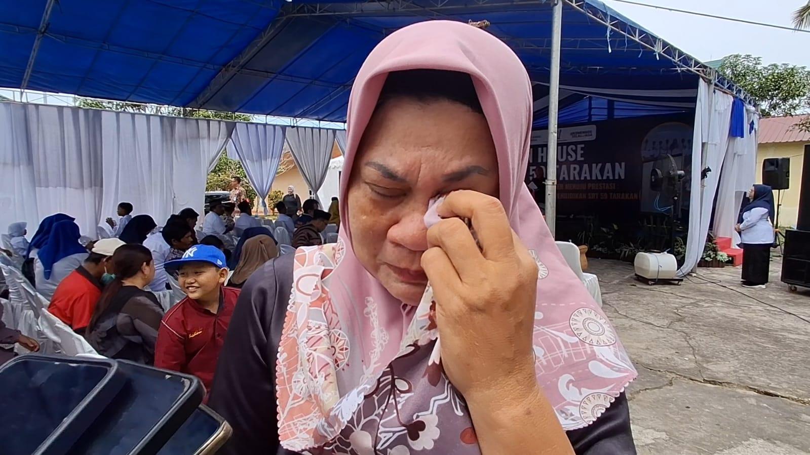 Tangis Haru Ibu Penjual Putu di Tarakan, Bersyukur Anak Berubah Setelah Masuk Sekolah Rakyat - Tribunkaltim.co