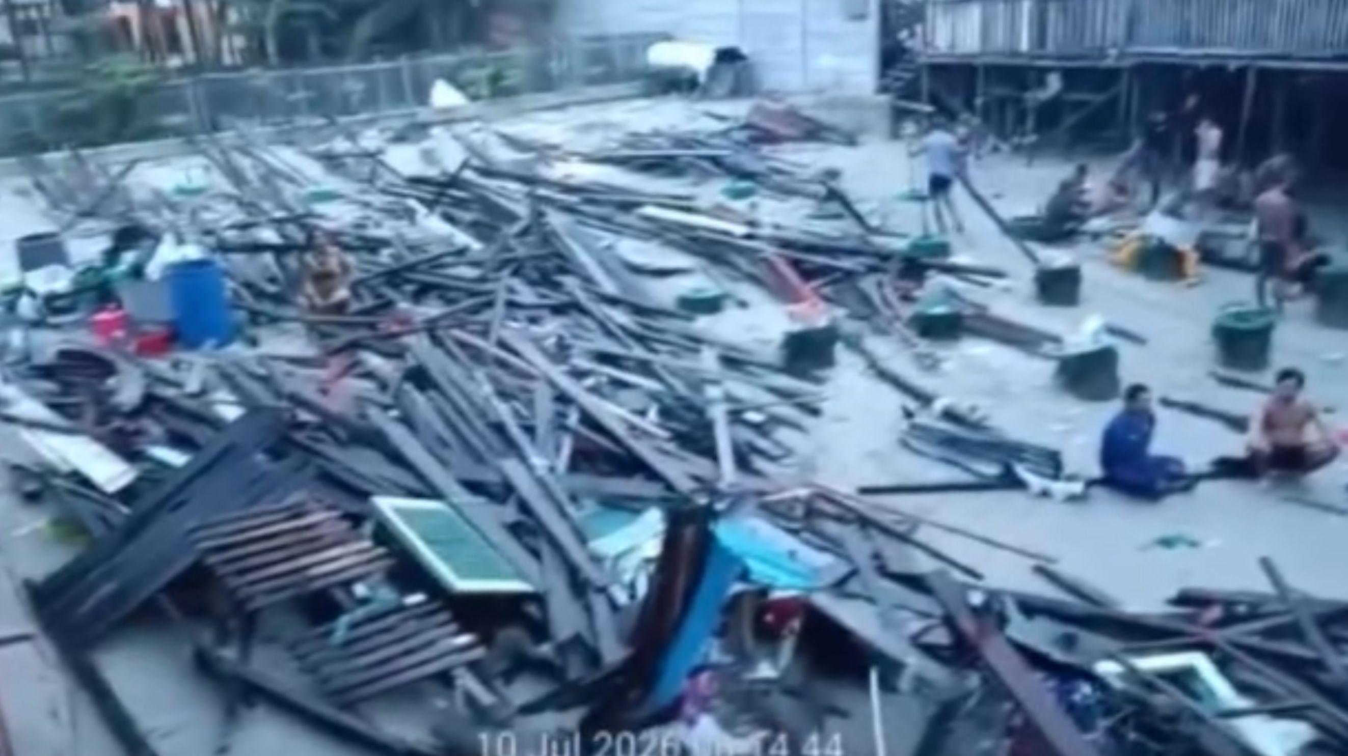 Viral, Penampakan 3 Rumah Warga di Klandasan Ulu Balikpapan Roboh Usai Diterjang Ombak - Tribunkaltim.co