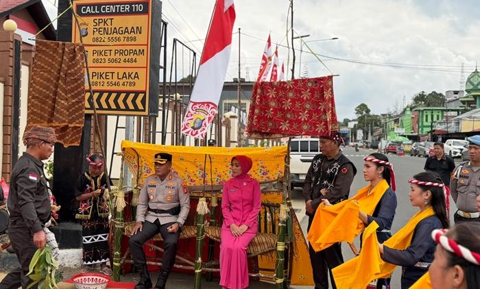 Resmi Jabat Kapolres Kutai Barat, AKBP Haris Kurniawan Siap Lanjutkan Program Unggulan - Tribunkaltim.co