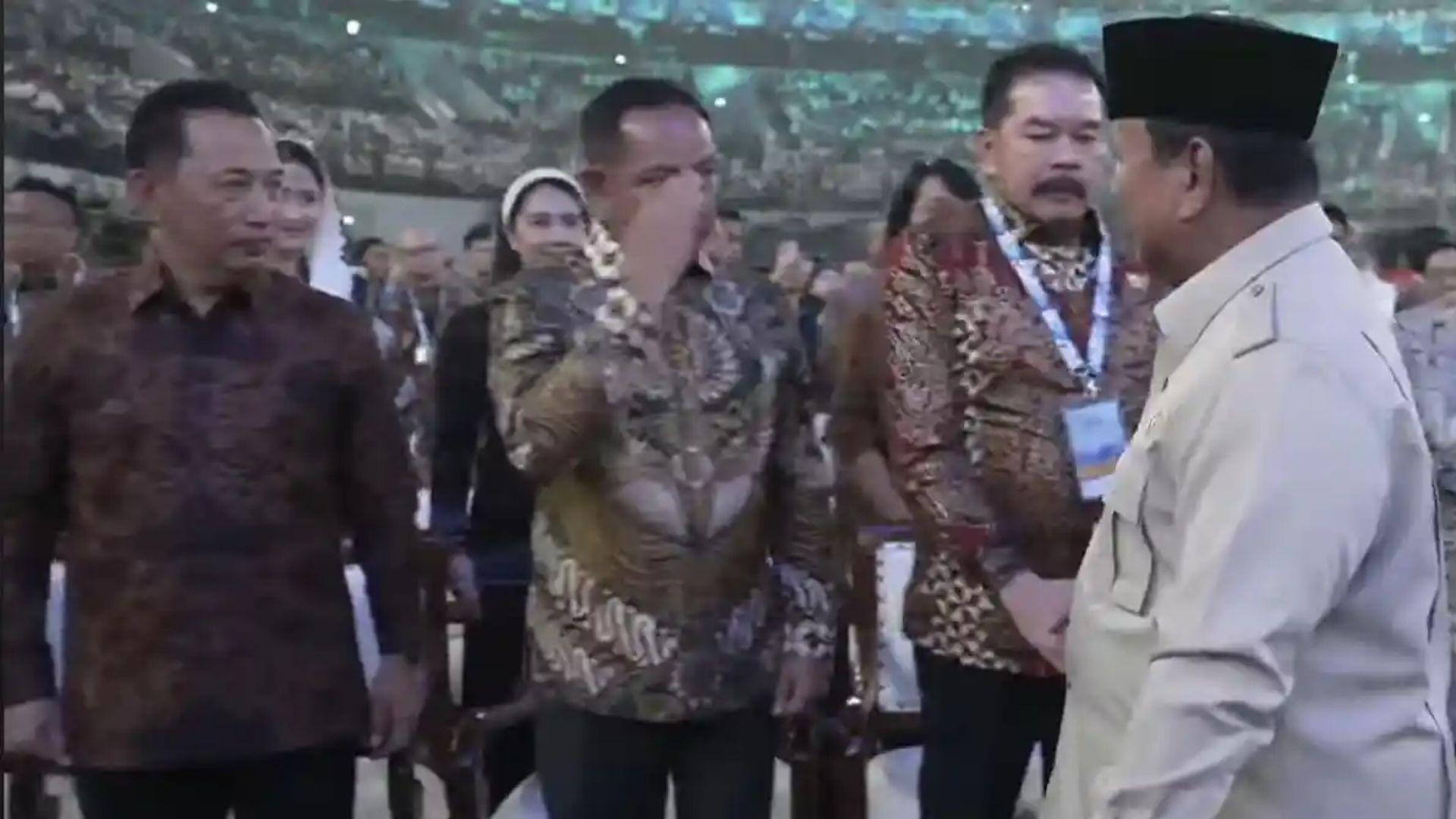 Kapolri, Jaksa Agung, dan Panglima TNI Duduk Satu Barisan, Prabowo Ingatkan soal Korupsi - Tribunkaltim.co
