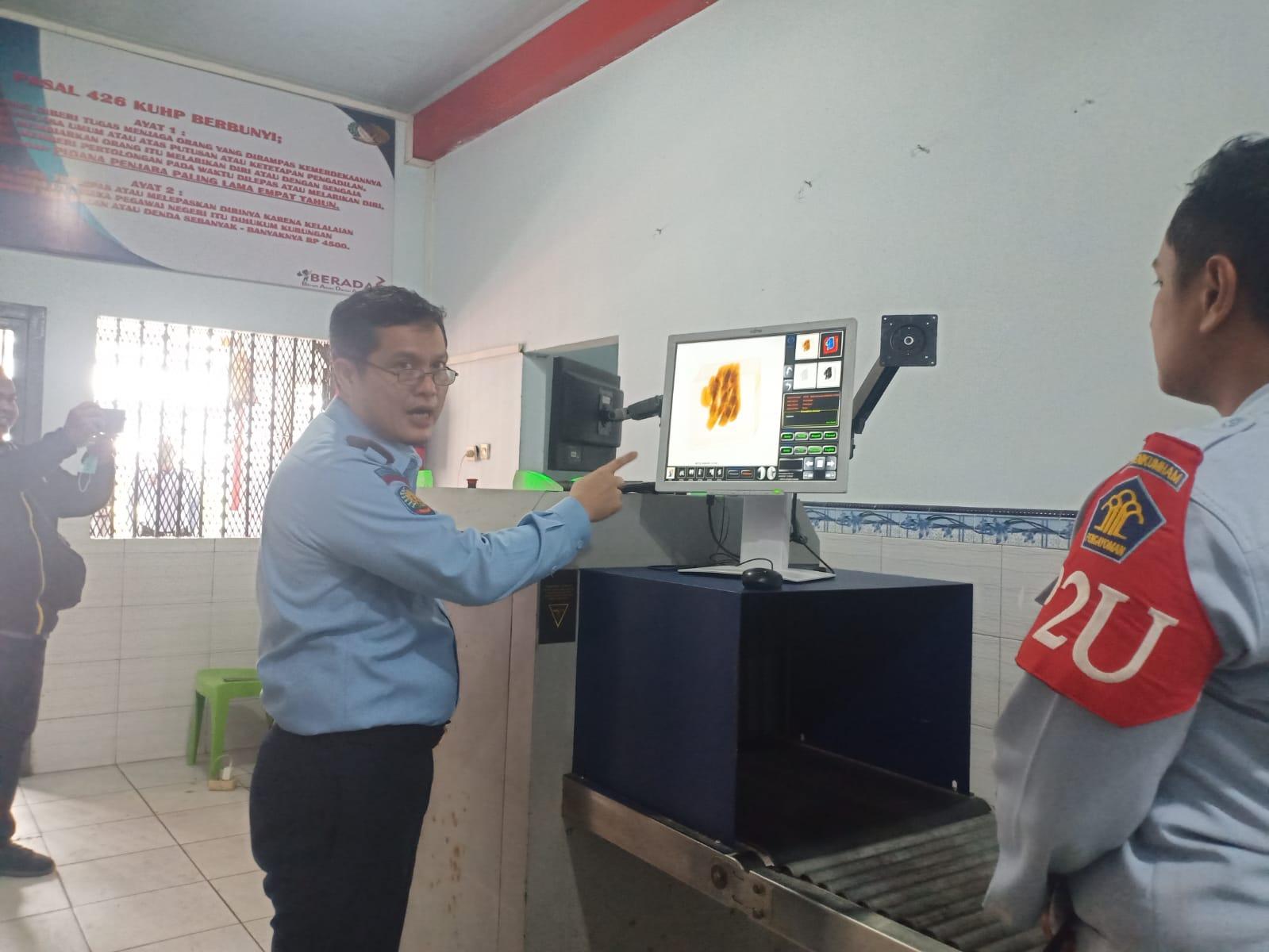 Alat-X-Ray-Lapas-Narkotika-Kelas-IIA-Samarinda-0.jpg