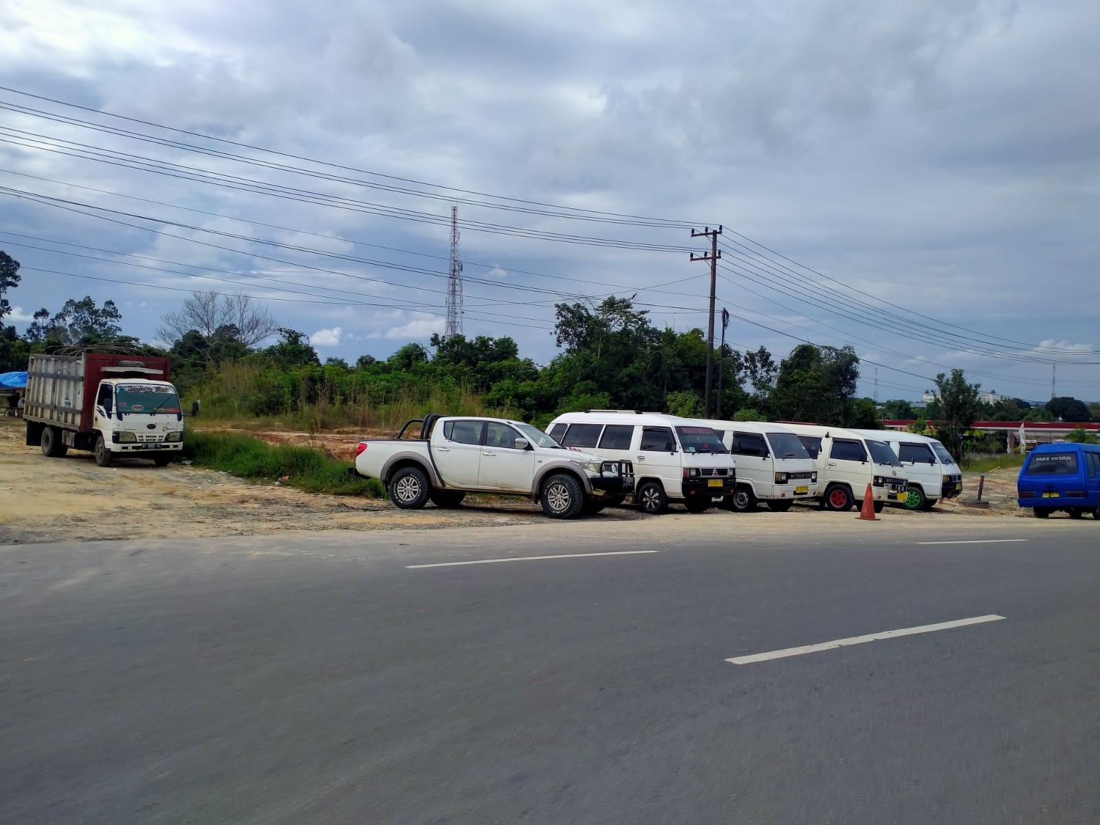 Antrian-kendaraan-untuk-mendapatkan-solar-di-salah-satu-SPBU-di-Penajam-beberapa-waktu-lalu.jpg