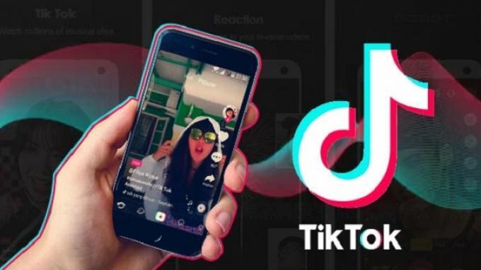 Aplikasi-TikTok-di-smartphone.jpg