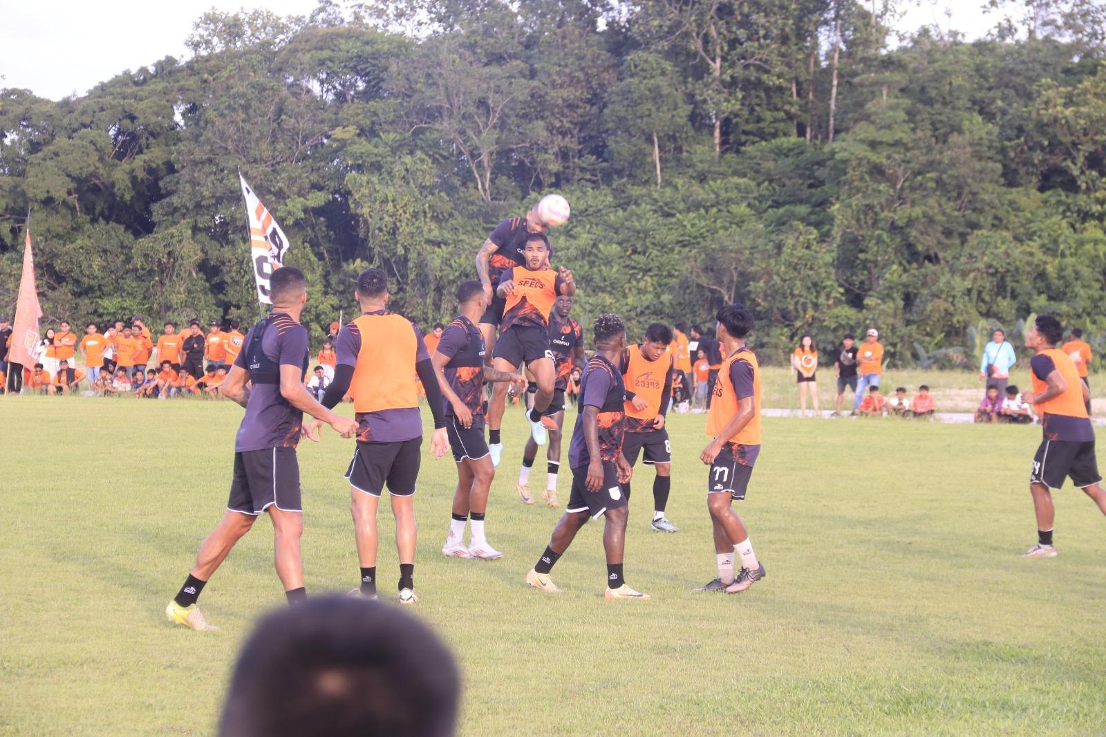 BORNEO-FC-LATIHAN01.jpg