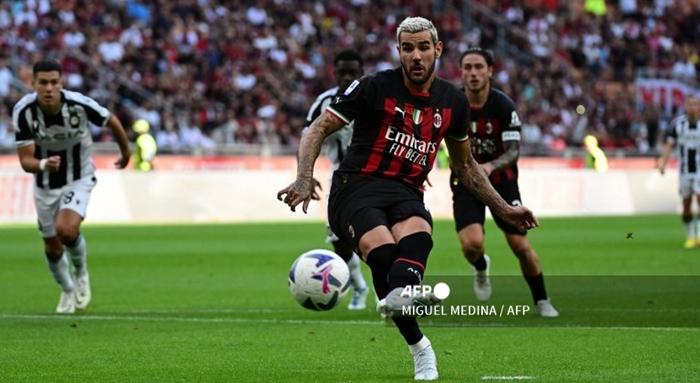 Bek-sayap-serba-bisa-AC-Milan-Theo-Hernandez-K.jpg