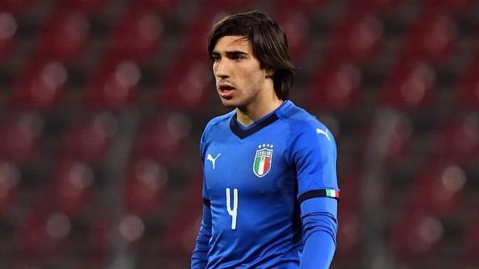 Barcelona Menjadi Penghalang Kembalinya Sandro Tonali ke AC Milan