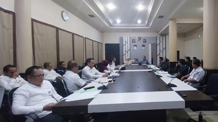 Bupati-Berau-Sri-Juniarsih-Mas-saat-menerima-kunjungan-kerja-anggota-DPRD-Kaltim.jpg