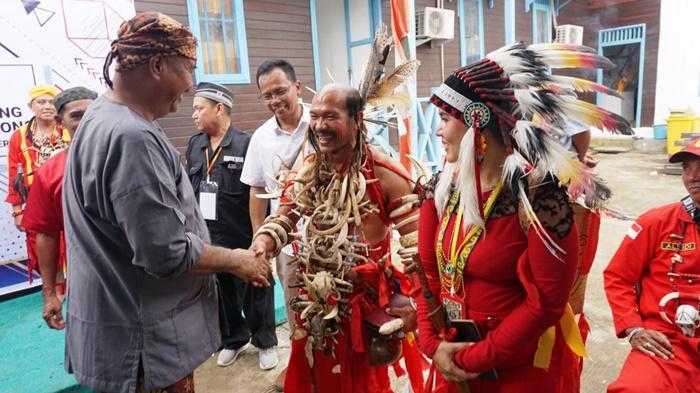 Desa Selerong Berkembang dengan Keunikannya, Bupati Hadiri Pelas Banua Tepong Tawar Menjamu Kampong