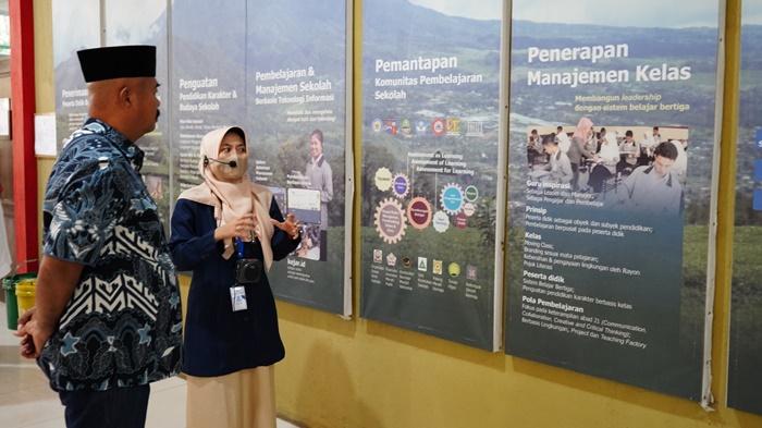 Bupati-Kukar-saat-melakukan-kunjungan-kerja-ke-SMK-Wikrama-Bogor.jpg