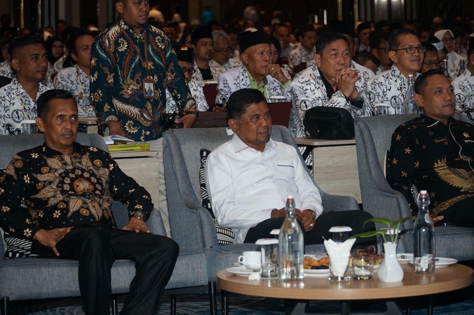 Bupati PPU Hamdam Berkomitmen Permudah Layanan Perizinan