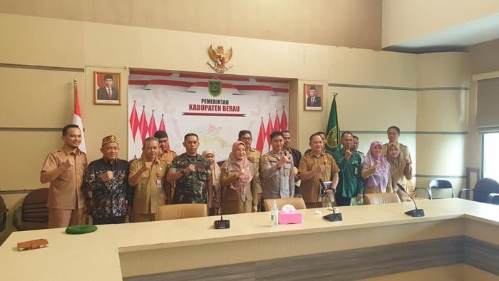Bupati-Sri-Juniarsih-mengikuti-rakor-pengendalian-inflasi-bersama-Kemendagri.jpg