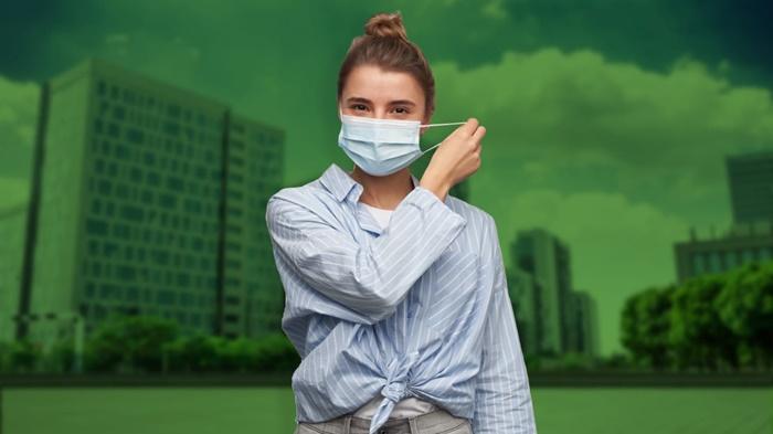Diperbolehkannya-melepas-masker-di-luar-ruangan-bukan-berarti-kamu-menjadi-lengah.jpg