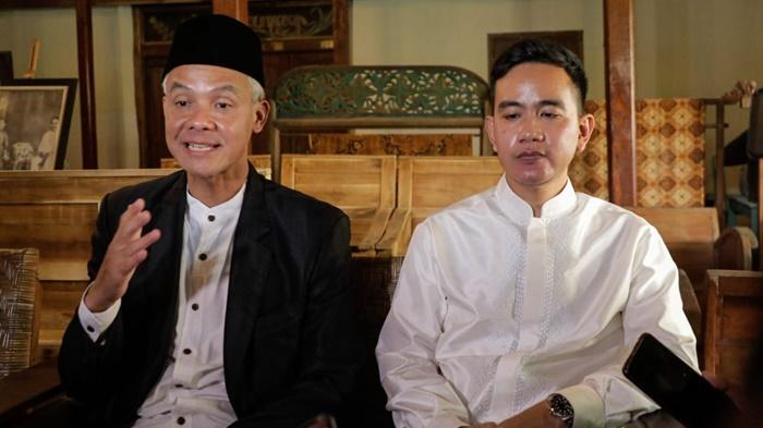 Ganjar-didampingi-Wali-Kota-Solo-yang-juga-putra-Presiden-Jokowi-Gibran-Rakabuming-Raka.jpg