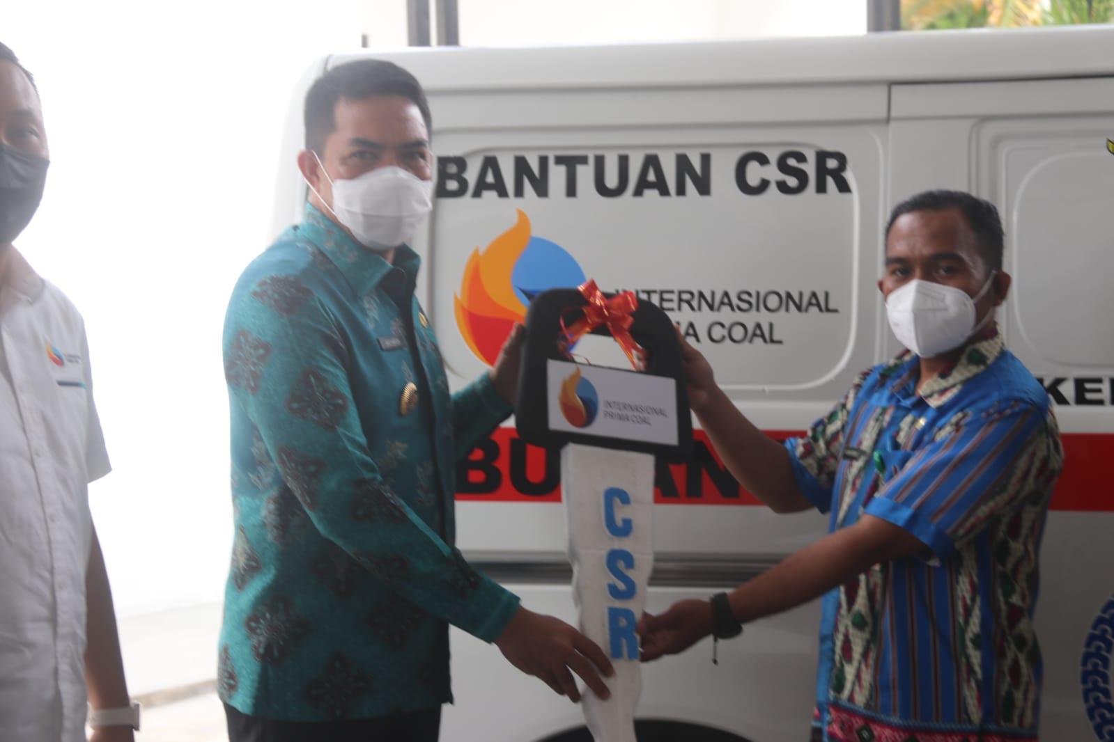 Walikota Andi Harun Terima Bantuan Ambulans dari IPC untuk Kecamatan Palaran Samarinda