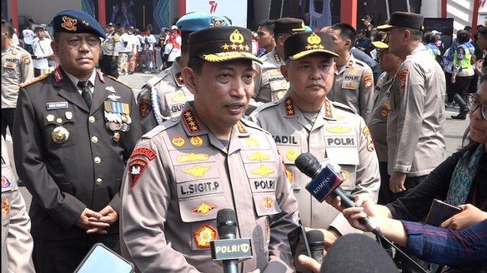 Kabaharkam-Polri-Komjen-Fadil-Imran-mendampingi-Kapolri-Jenderal-Polisi-Listyo-Sigit.jpg