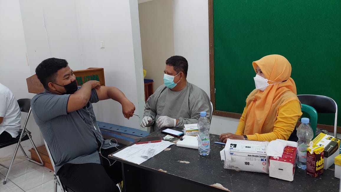 Kegiatan-vaksinasi-oleh-BINDA-Kaltim-di-Balai-Pertemuan-Umum-0.jpg