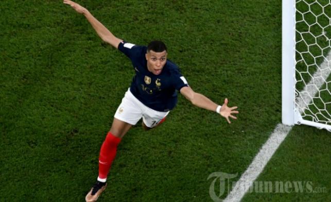 Klasemen-Piala-Dunia-2022-Prancis-Pastikan-Lolos-ke-16-Besar-Polandia-Teratas-Argentina-Jaga-Asa.jpg