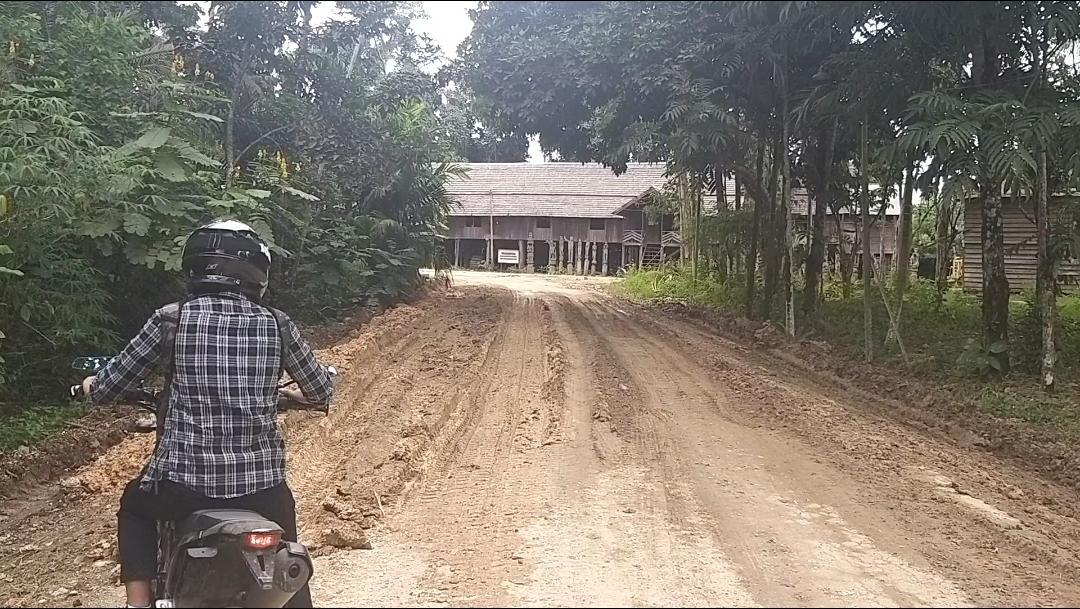 Angkutan Sawit Diduga Rusak Jalan Kabupaten, Ketua DPRD Kubar Beri Peringatan Keras