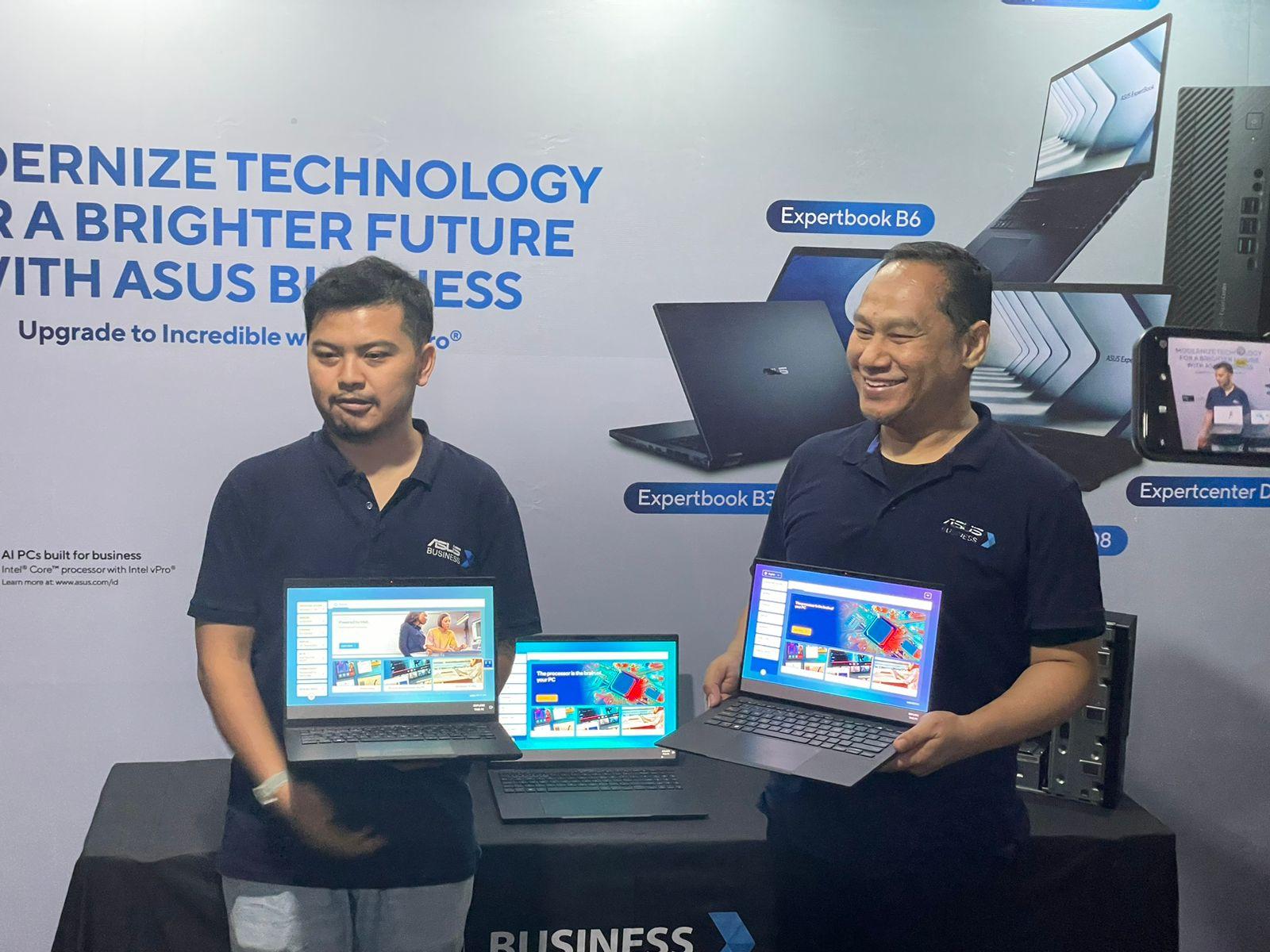 Manajemen-Asus-saat-memperkenalkan-produk-terbaru-dari-serian-AsusvPro.jpg