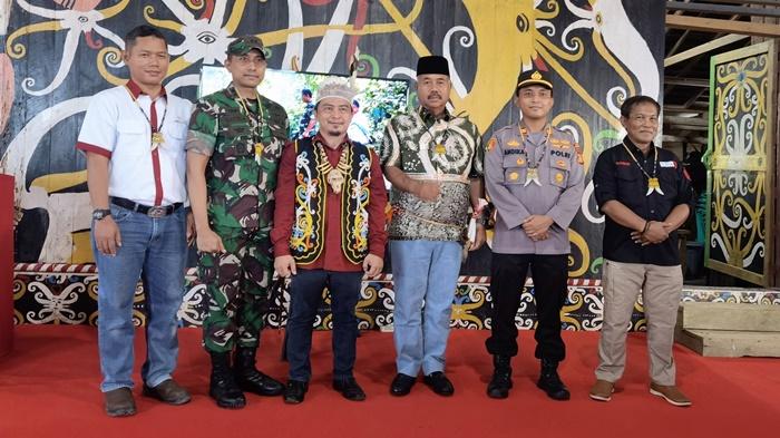 Warga Lung Anai Nikmati Air Bersih Kolaborasi MHU-TNI