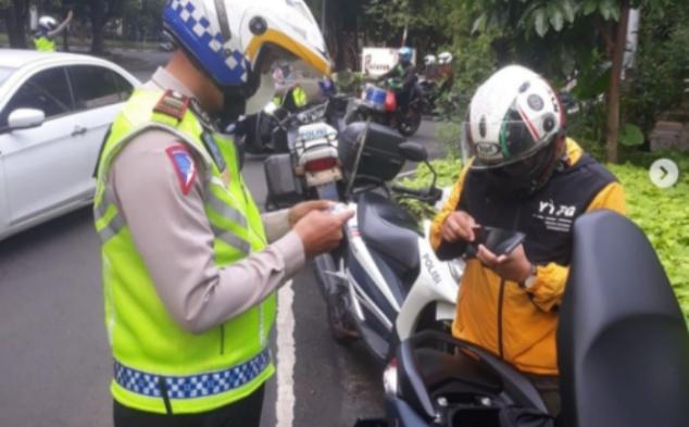 Polisi-Gelar-Operasi-Patuh-2022-Mulai-Hari-Ini-Mekanisme-Tilang-dan-8-Sasaran-Operasi-Juga-Dendanya.jpg
