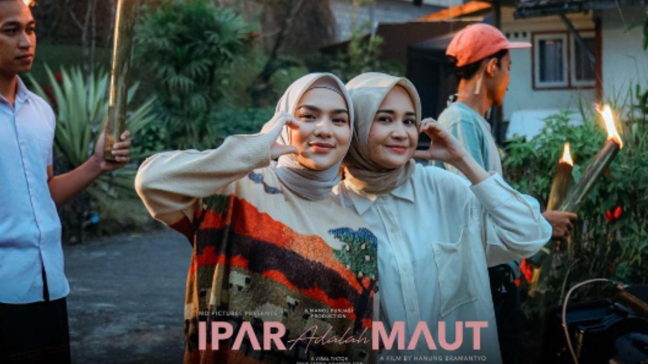 Rani-dan-Nisa-dalam-film-Ipar-Adalah-Maut.jpg