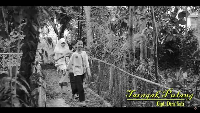 Tangkapan-layar-video-klip-lagu-Taragak-Pulang.jpg