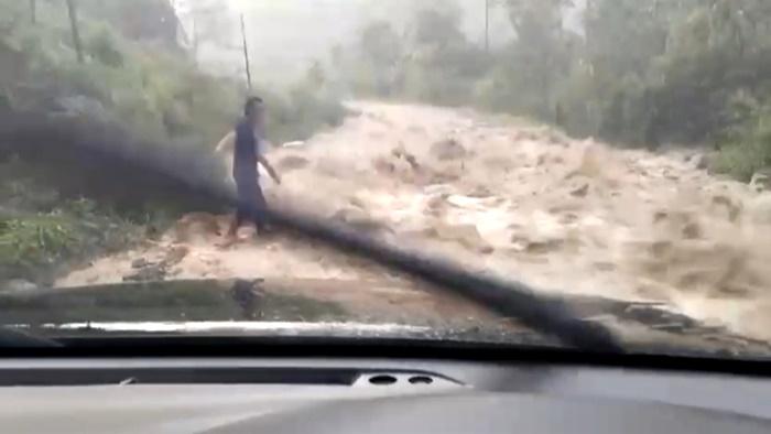 Beredar Video Jalan Penghubung Mahulu-Kubar Kembali Banjir, Begini Penjelasan Kadis PUPR