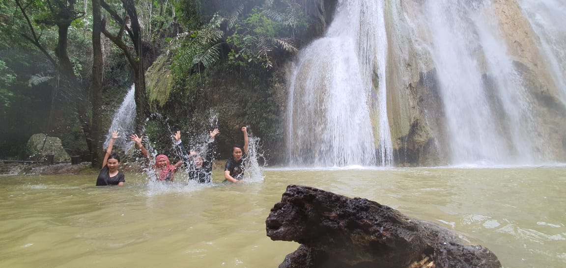 air-terjun-dua-kembar-siapat-desa-batu-lepoq-kutai-timur.jpg