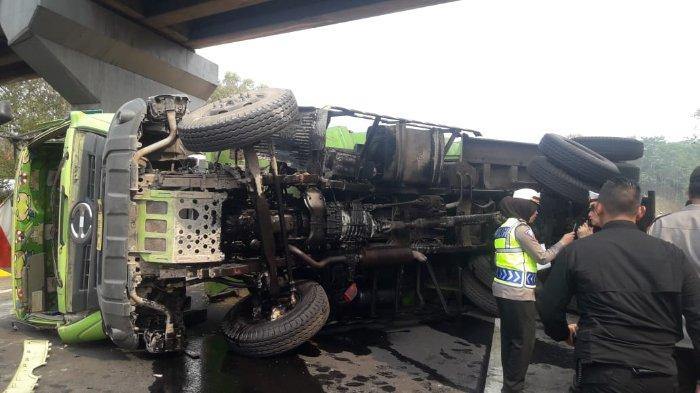 akibat-kecelakaan-beruntun-di-tol-cipularang.jpg