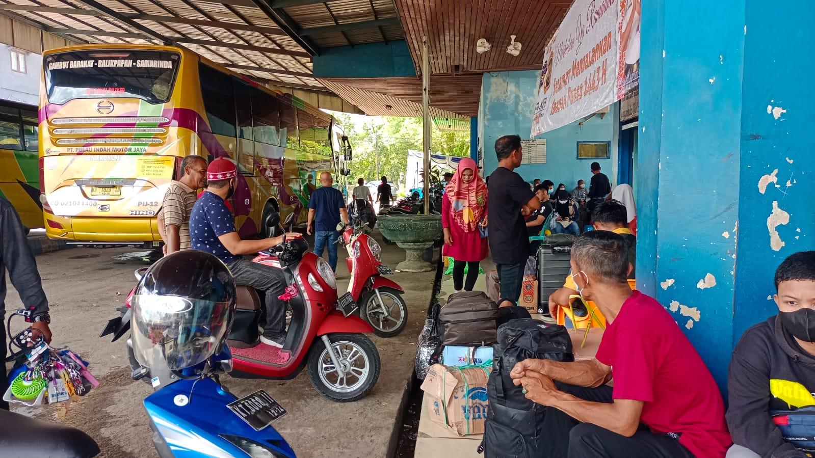 aktivitas-mudik-terminal-Sungai-Kunjang-Samarinda.jpg