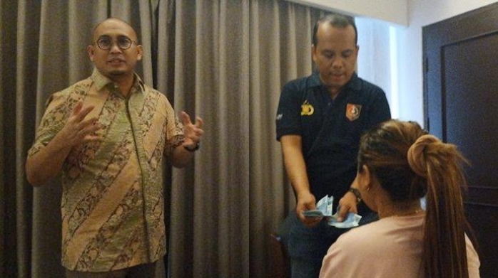 andre-rosiade-bantah-psk-dipakai-sebelum-ditangkap-ini-kronologi-kasus-prostitusi-online-di-padang.jpg